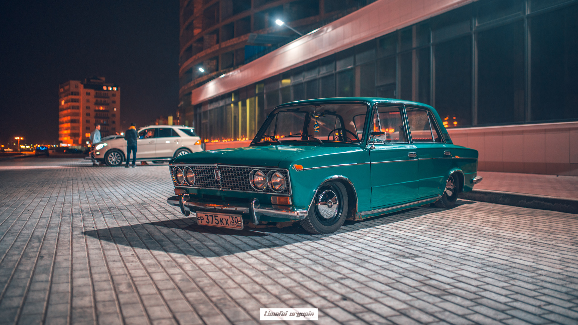 Машина 104. Mercedes-Benz w115 stance.