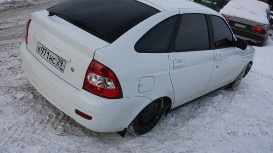 Lada Приора Хэтчбек Белое Облако
