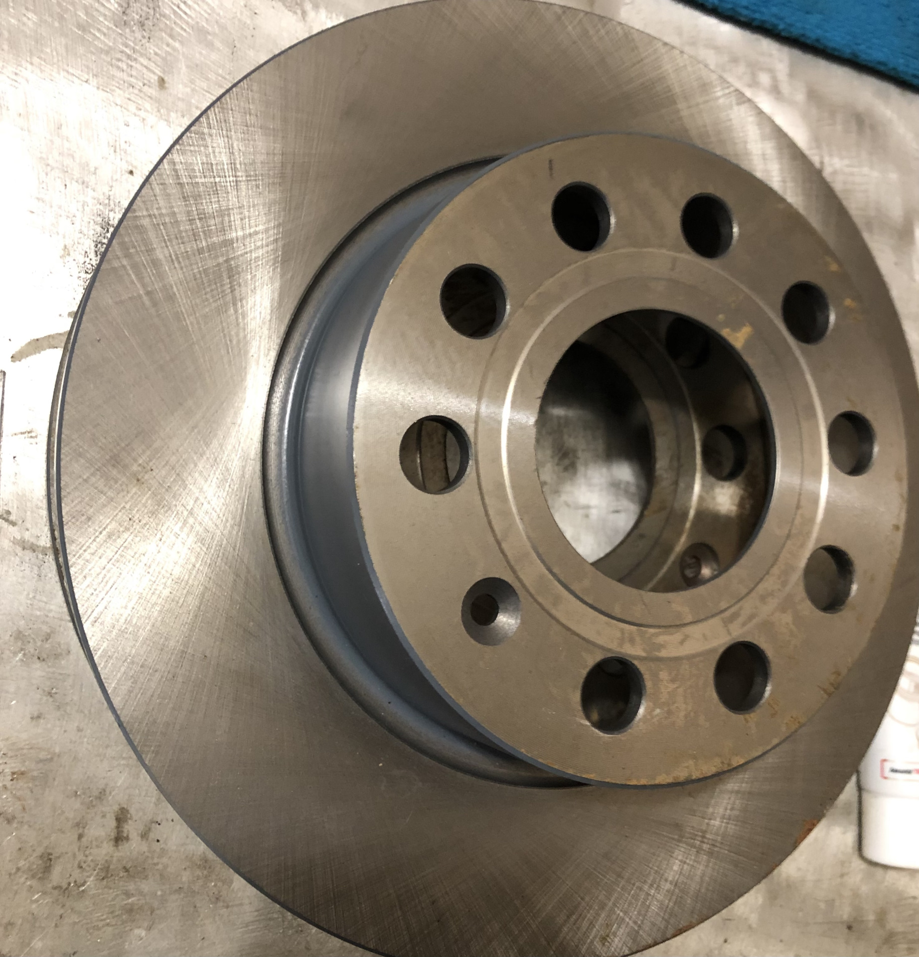 Диски джетта 5 18r. Тормозные диски джетта 6 1. Задние вентилируемые тормоза джетта 6. Допуск тормозных дисков на фольксваген поло. Тормозные диски jetta 6.