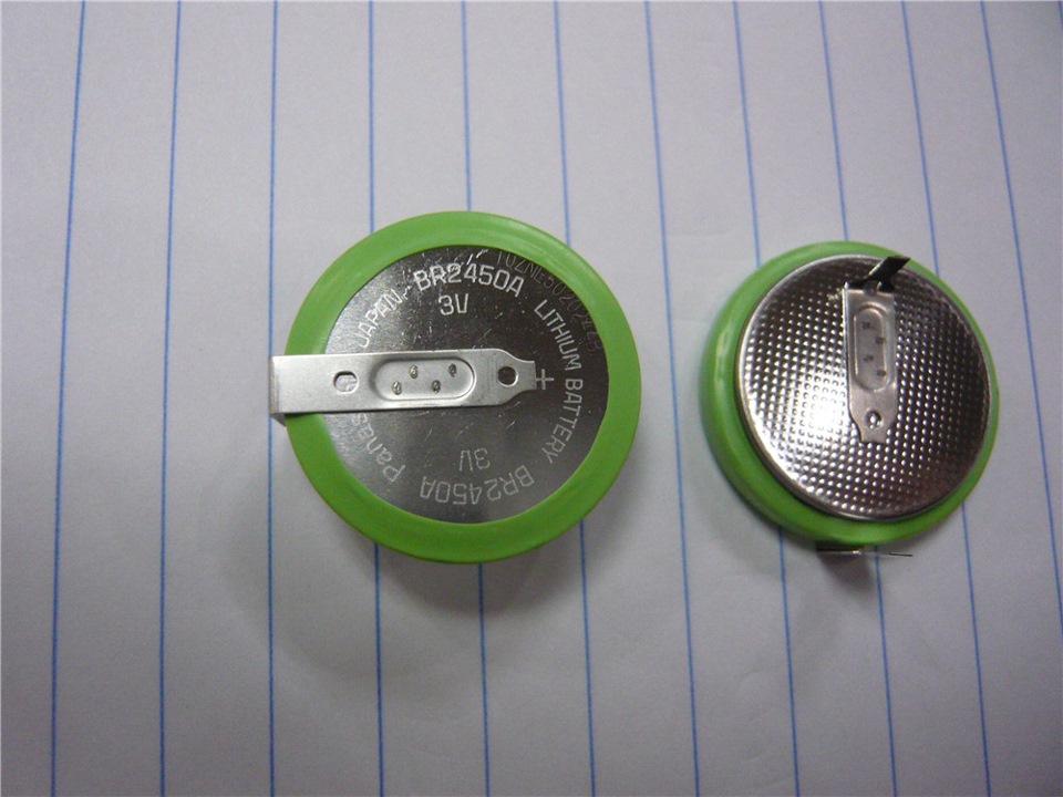 Вот такие батарейки стоят в датчиках — Panasonic BR2450A. — Lexus GS (S190)