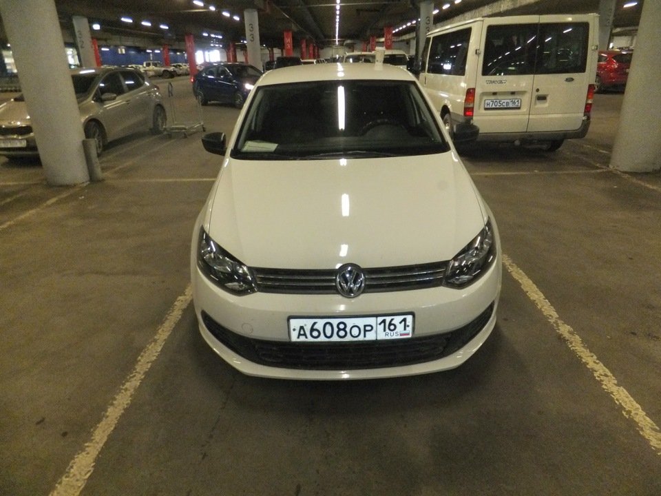 Биксенон и желтые габариты — Volkswagen Polo Sedan, 1,6 л, 2012 года ...