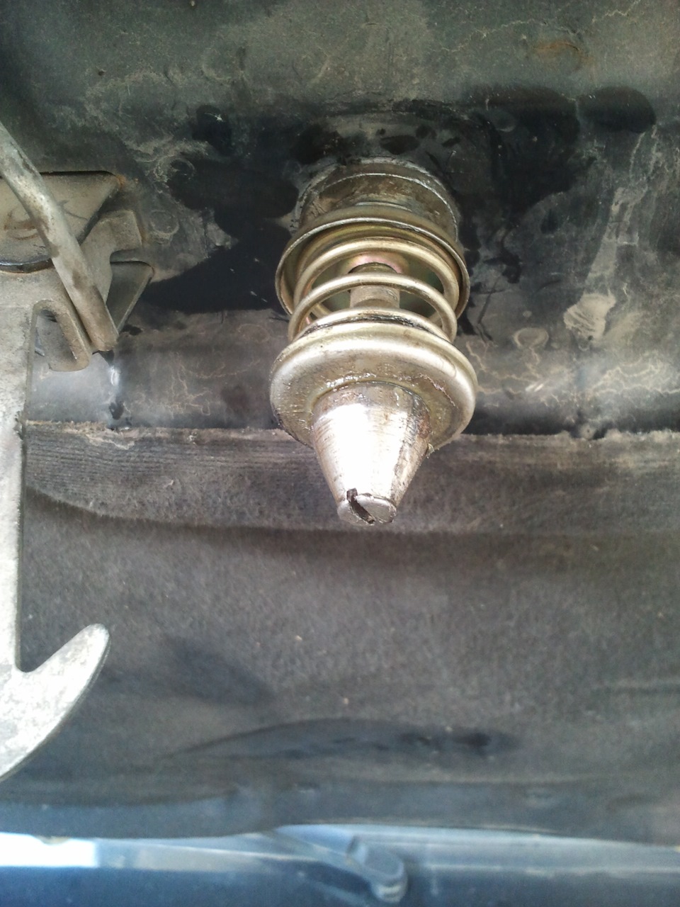 Замена замка капота. — Lada 2115, 1,6 л, 2008 года | своими руками | DRIVE2