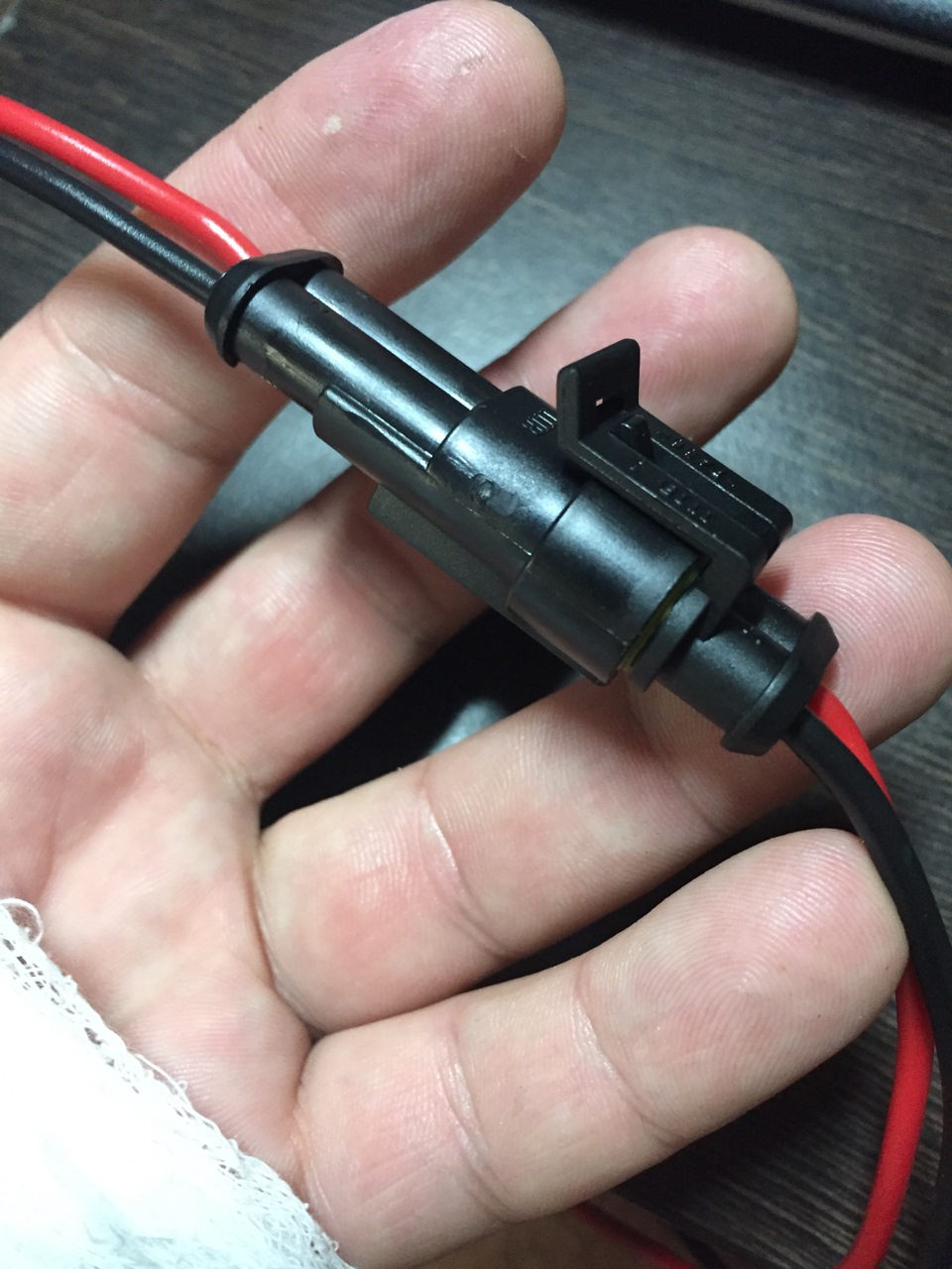 Дополнительная розетка 12V (без прикуриавтеля) — Toyota Funcargo, 1,3 л ...