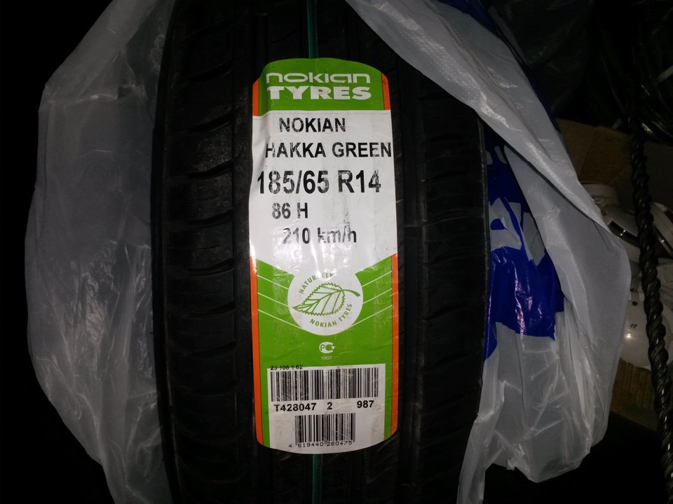 Photo from the logbook Lada Priora hatchback. Found on photo: Nokian Tyres Hakka Green 185/65R14