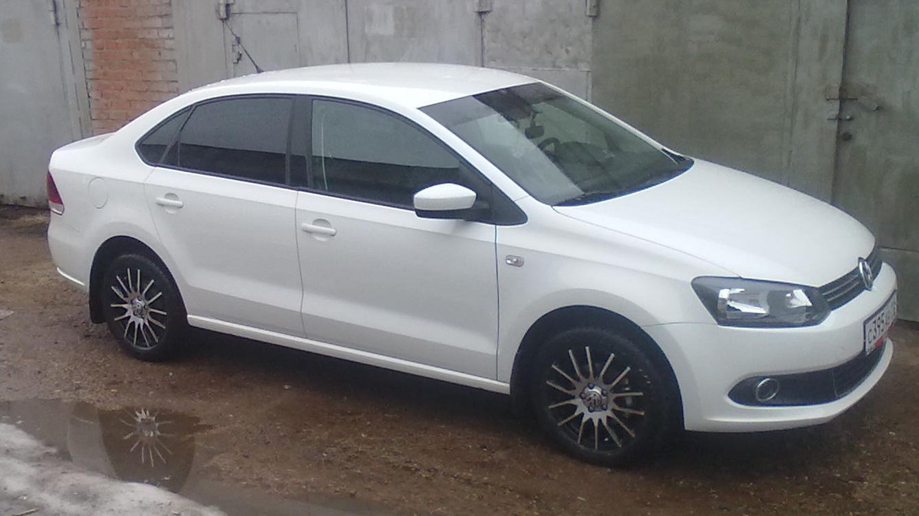 Поло седан r15. Диски Polo sedan r15. Polo sedan 2012 r15. R195 55 r15 Polo Polo sedan Vogland.