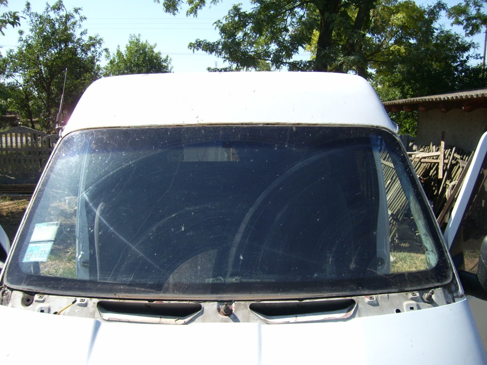 Лобовое на транзит. Форд Транзит 5 лобовое стекло. Стекло лобовое Форд Транзит 2006. Стекло лобовое на Форд Транзит 2008 года. Лобовое стекло Ford Transit 1996 года.