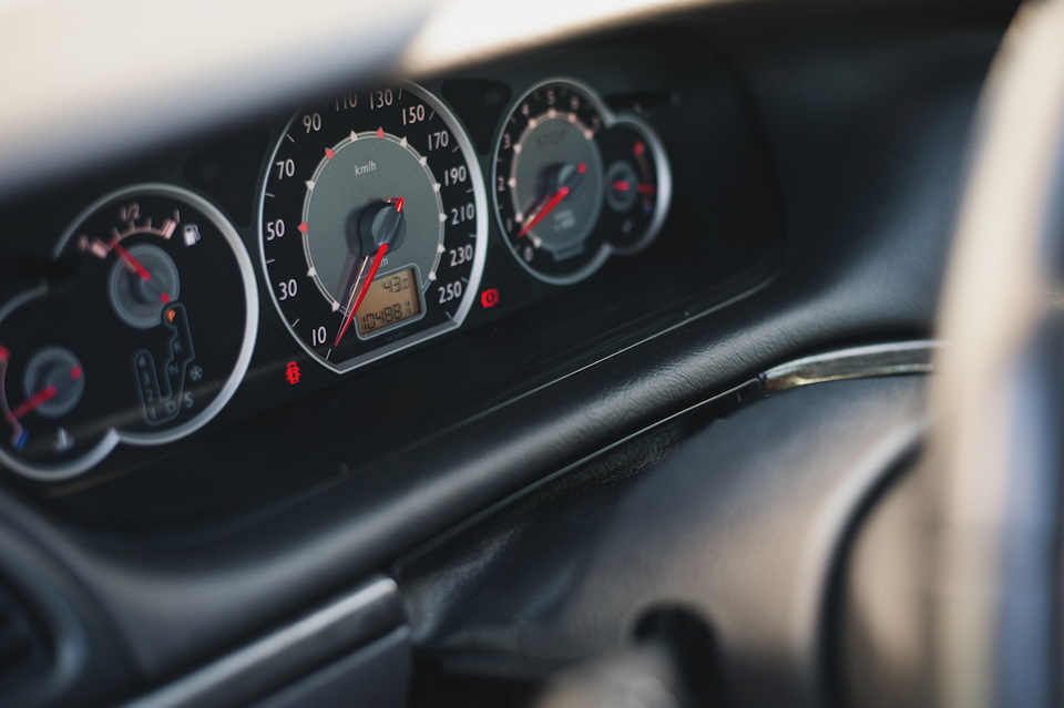 стекло приборки тоже абсолютно незатертое (в пыже почему-то было закарапанное малость) — Citroen C5 (1G)