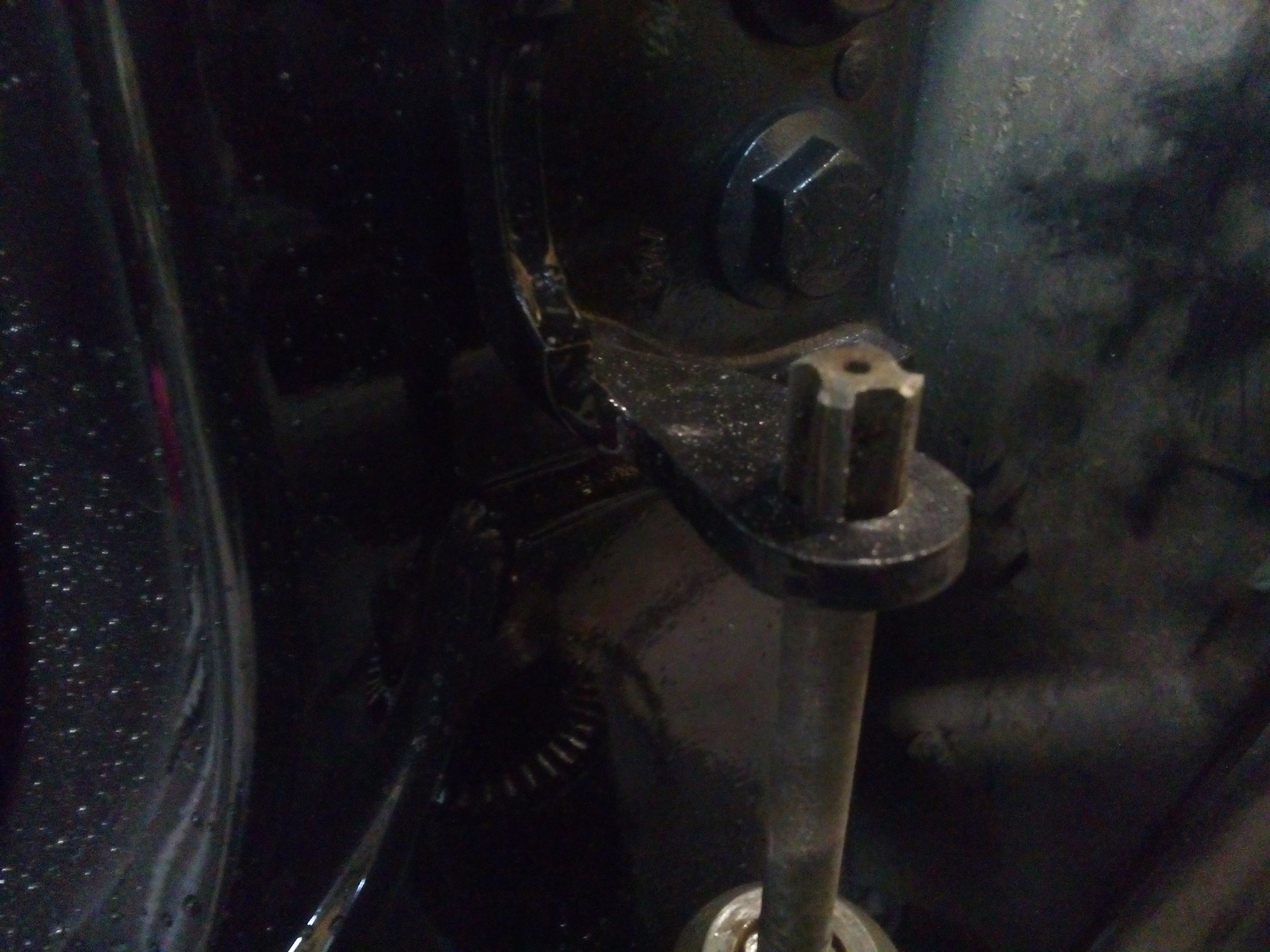 Ремонт провисшей двери. Замена втулок на бронзовые. — Peugeot 307, 1,6 ...