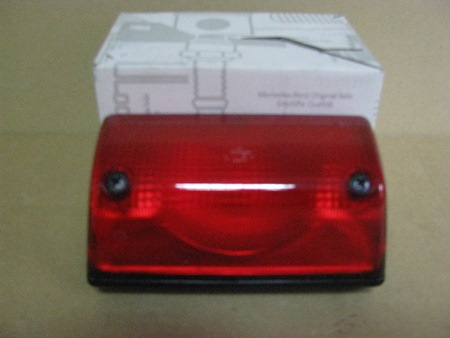 Задний фонарь мерседес спринтер. Задние противотуманки мерседес спринтер. Почему задние фонари разного цвета. Дополнительный стоп сигнал мерседес спринтер классик. Спринтер 909 светодиодные фонари.