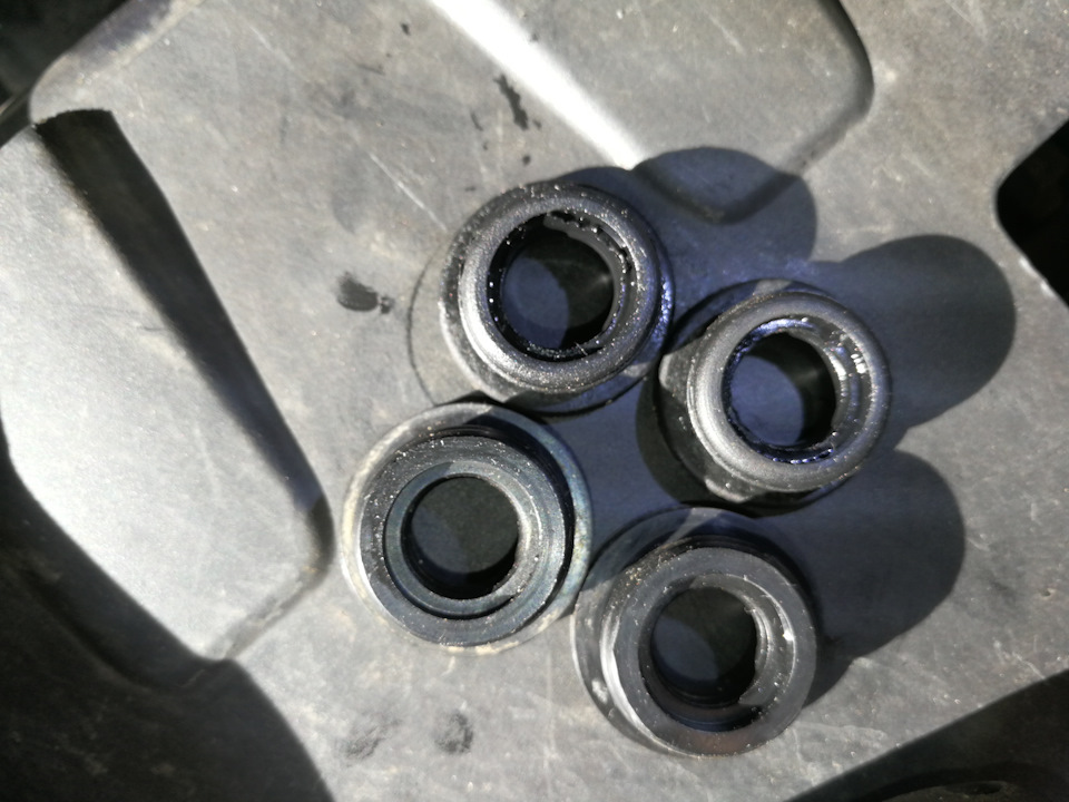 Течь тормозной жидкости. — Lada Kalina Cross, 1,6 л, 2016 года ...