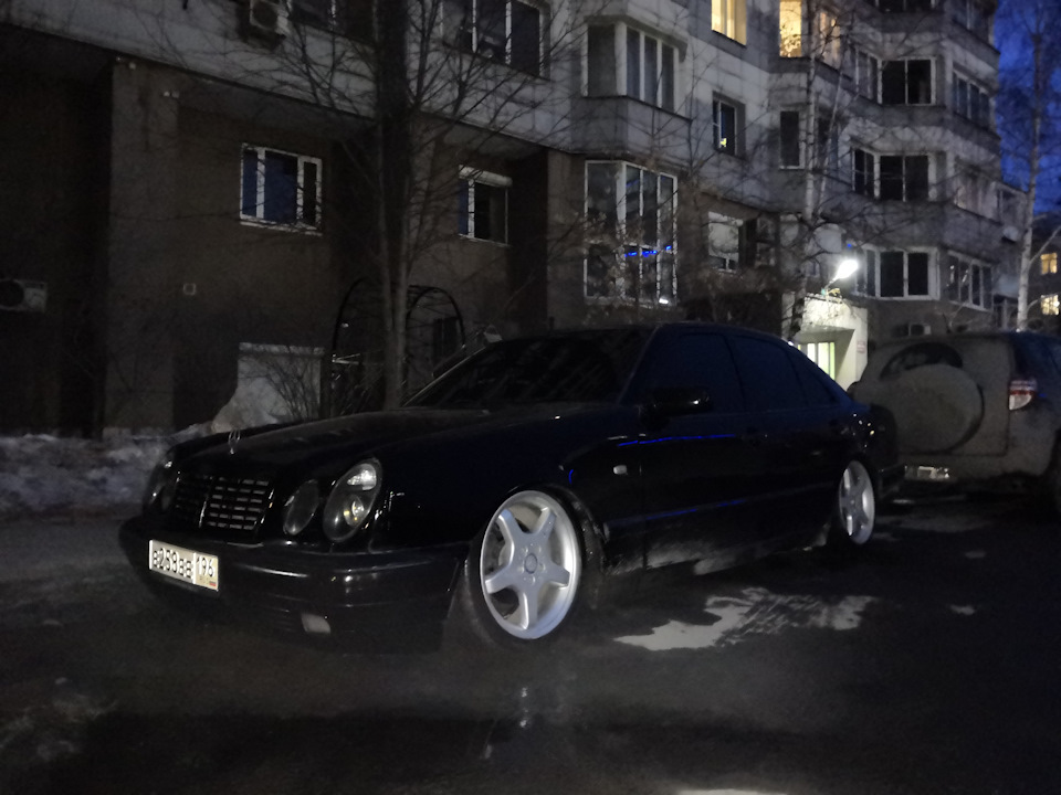 210 ч. Мерседес w210 бункер. Mercedes Benz w210 Бандитский. Mercedes-Benz e-class (w210) бандит. Мерседес w210 опер.