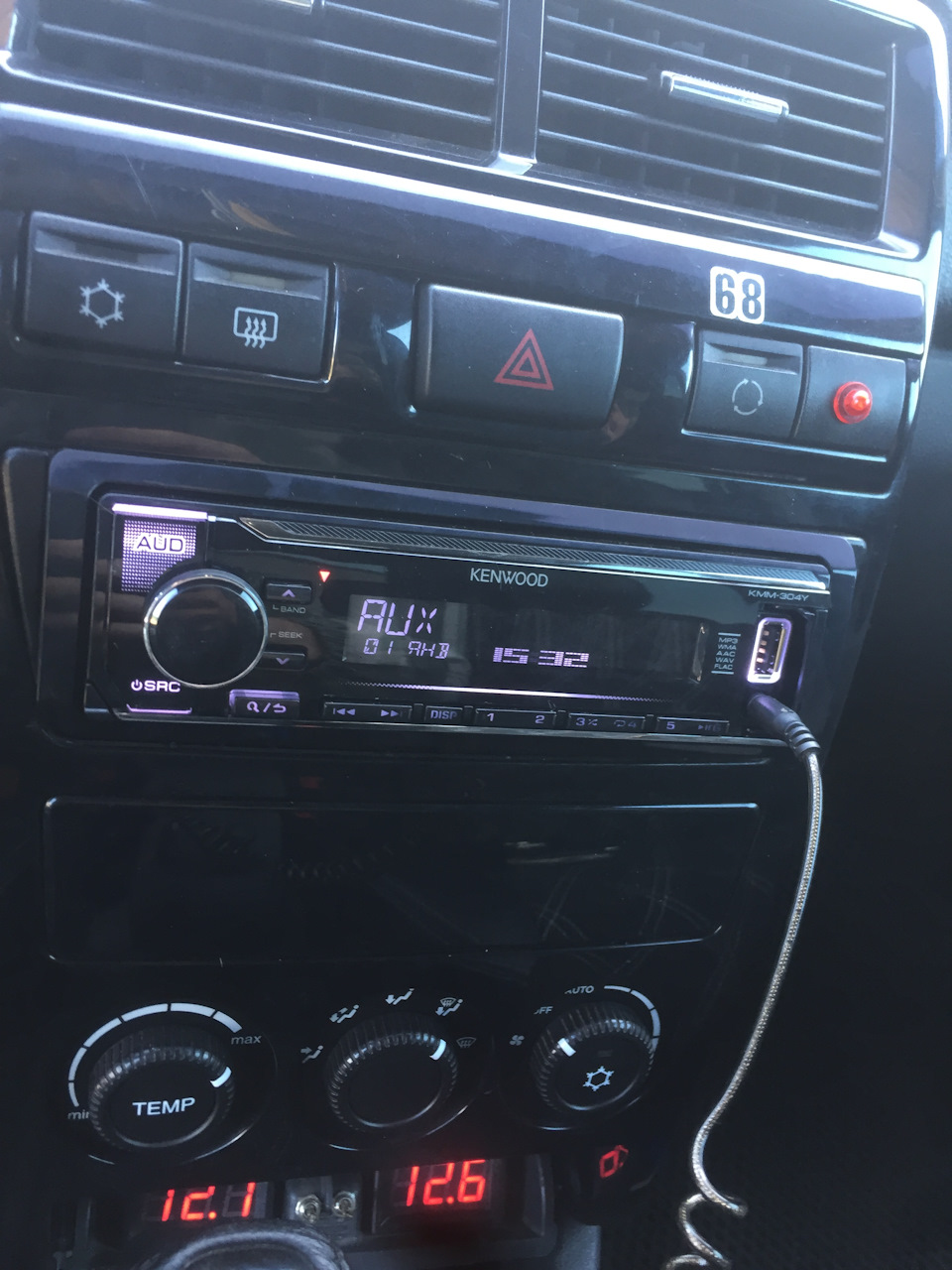 Новый магнитофон KENWOOD KMM-304Y — Lada Приора седан, 1,6 л, 2008 года ...
