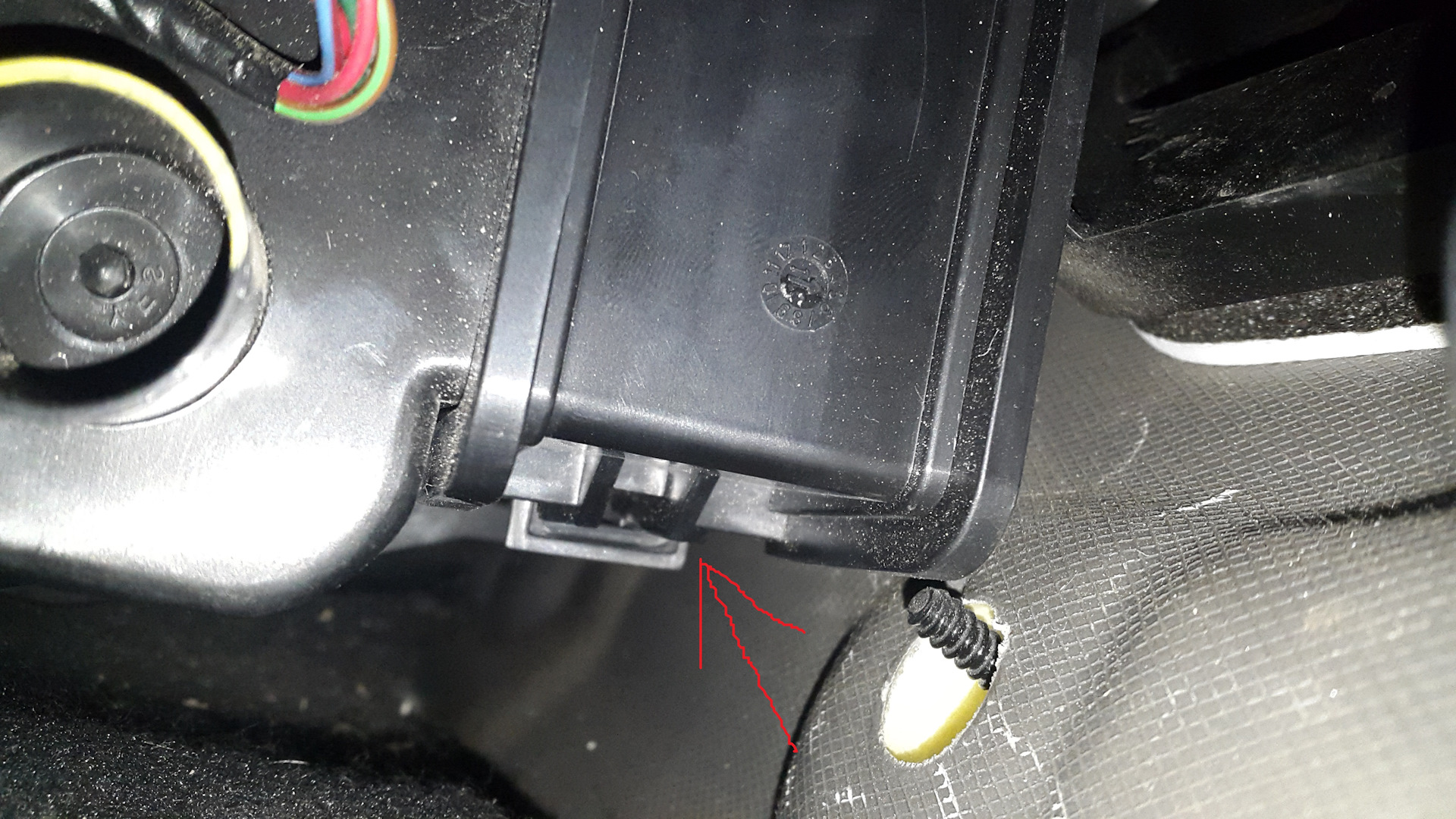 Замена салонного фильтра - Nissan Qashqai (1G), 2 л, 2011 года плановое ТО DRIVE