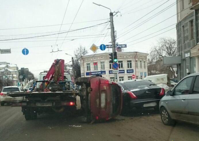 Киров, Калина, Ягуар — Hyundai Creta (1G), 1,6 л, 2016 года | эвакуация ...