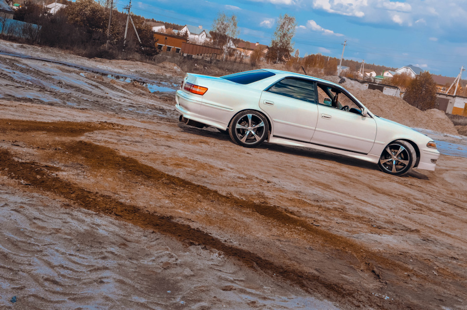 JZX100 vs JZX90 — Toyota Mark II (100), 2,5 л, 1998 года фотография