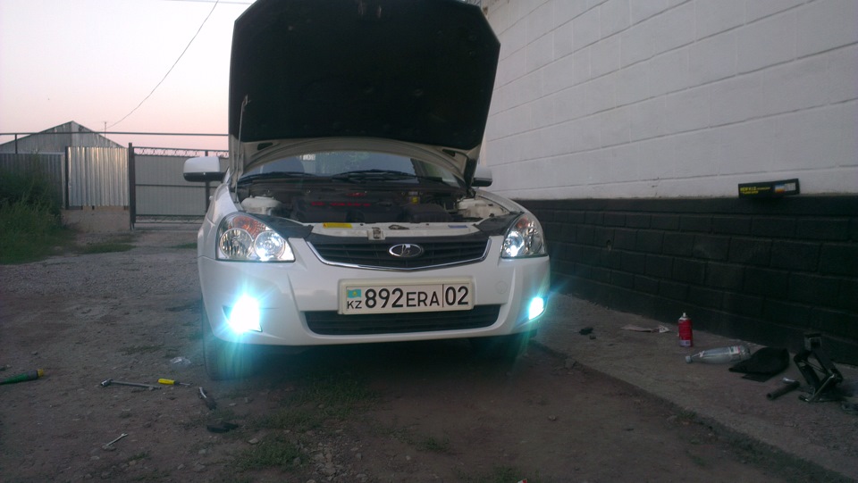 Ксенон в ПТФ и замена колодок + покраска крышки двигателя — Lada Приора ...