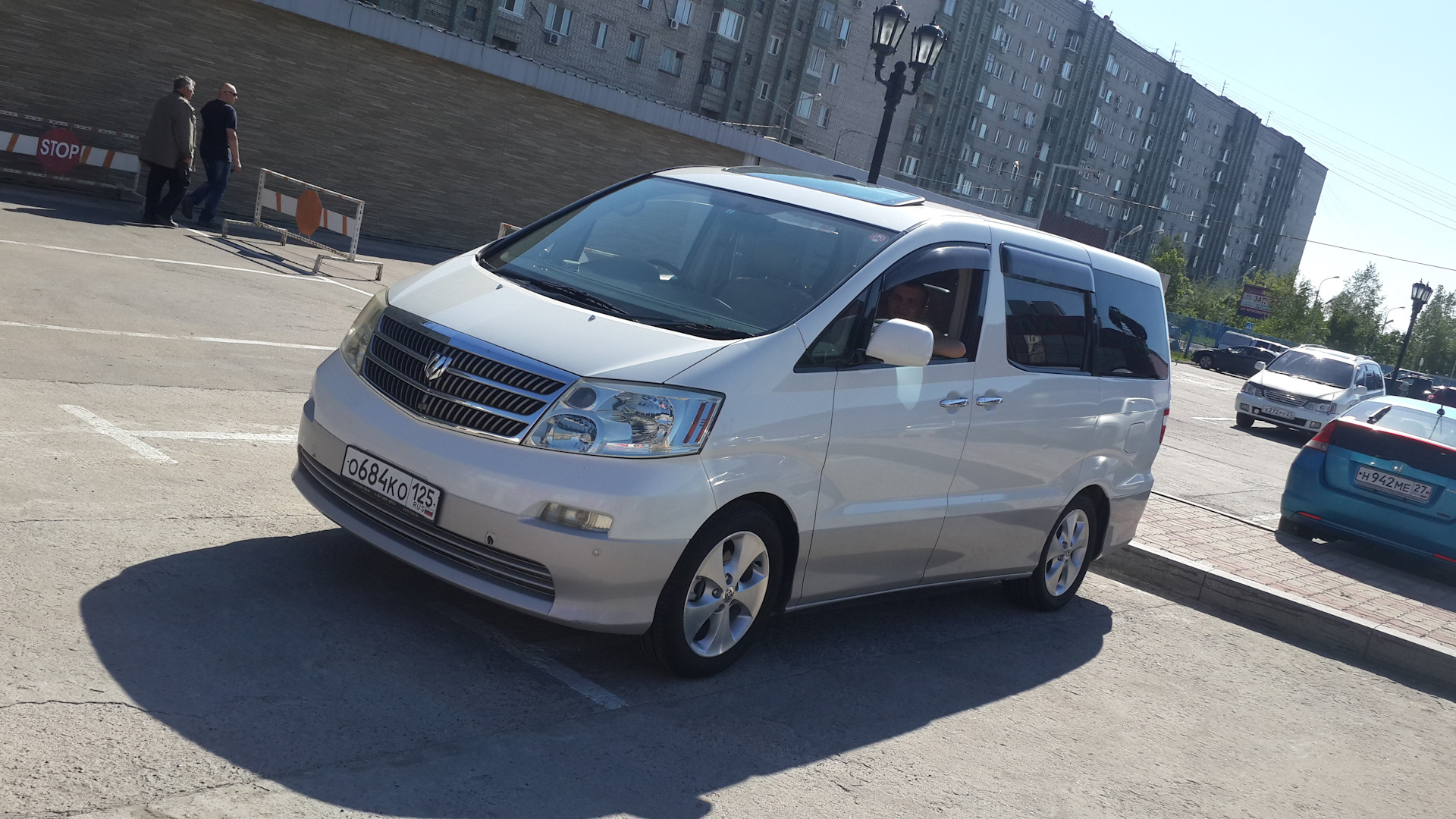 Toyota Alphard 3.0 бензиновый 2002 | G 