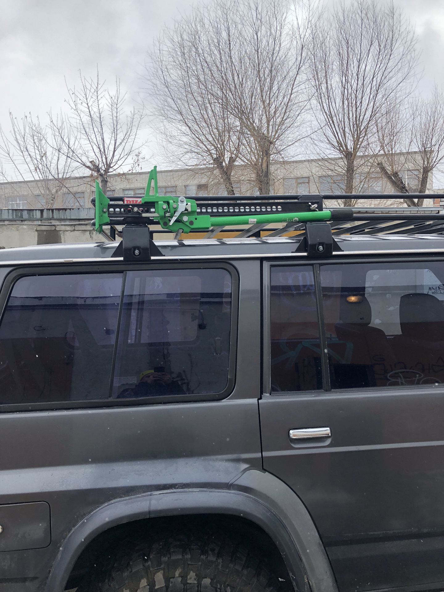 Реечный домкрат на экспедиционный багажник — Nissan Patrol (Y60), 2,8 л ...