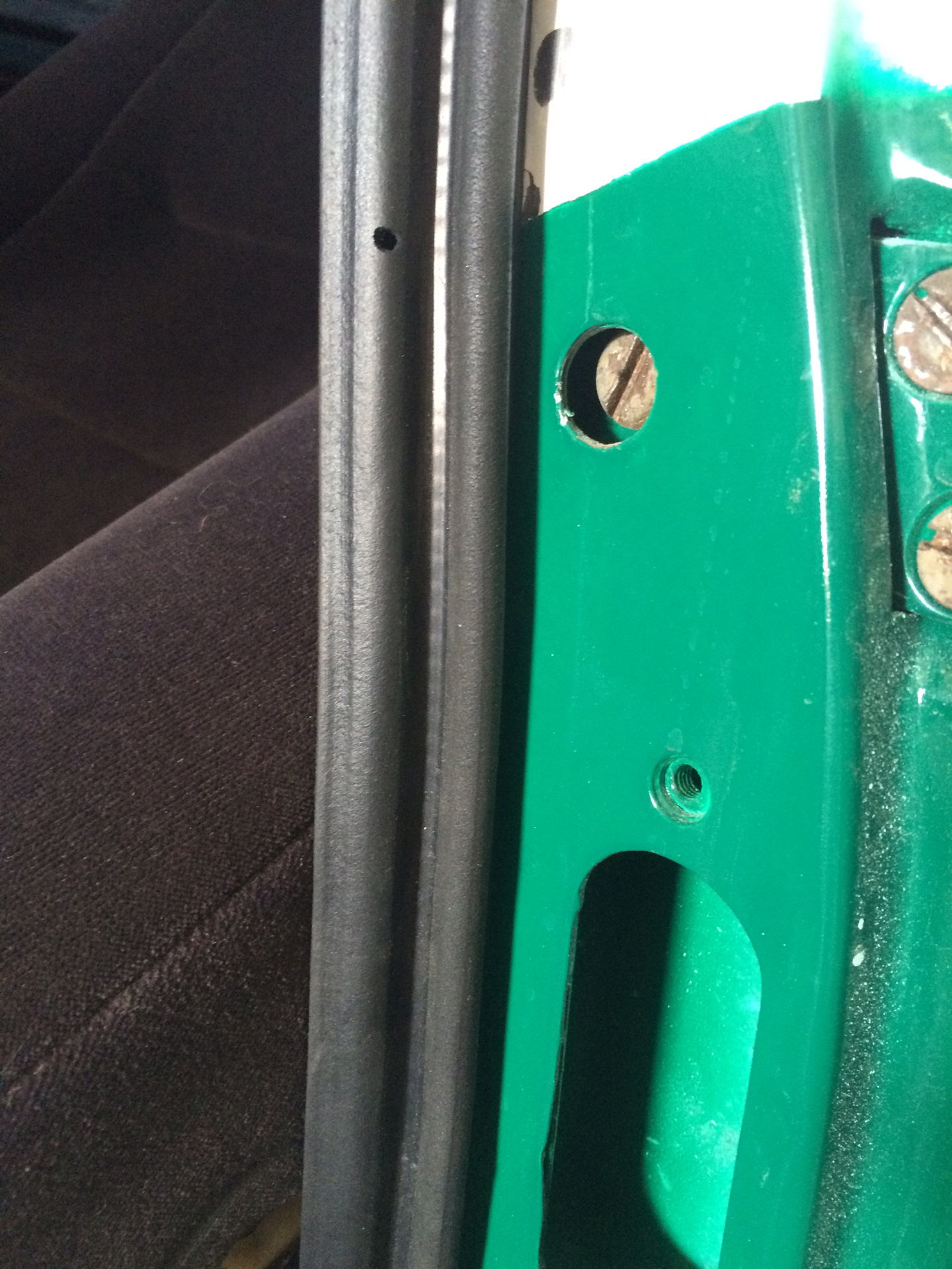 Решил уплотнить двери резинками с приоры — ЗАЗ 965, 0,8 л., 1966 года ...