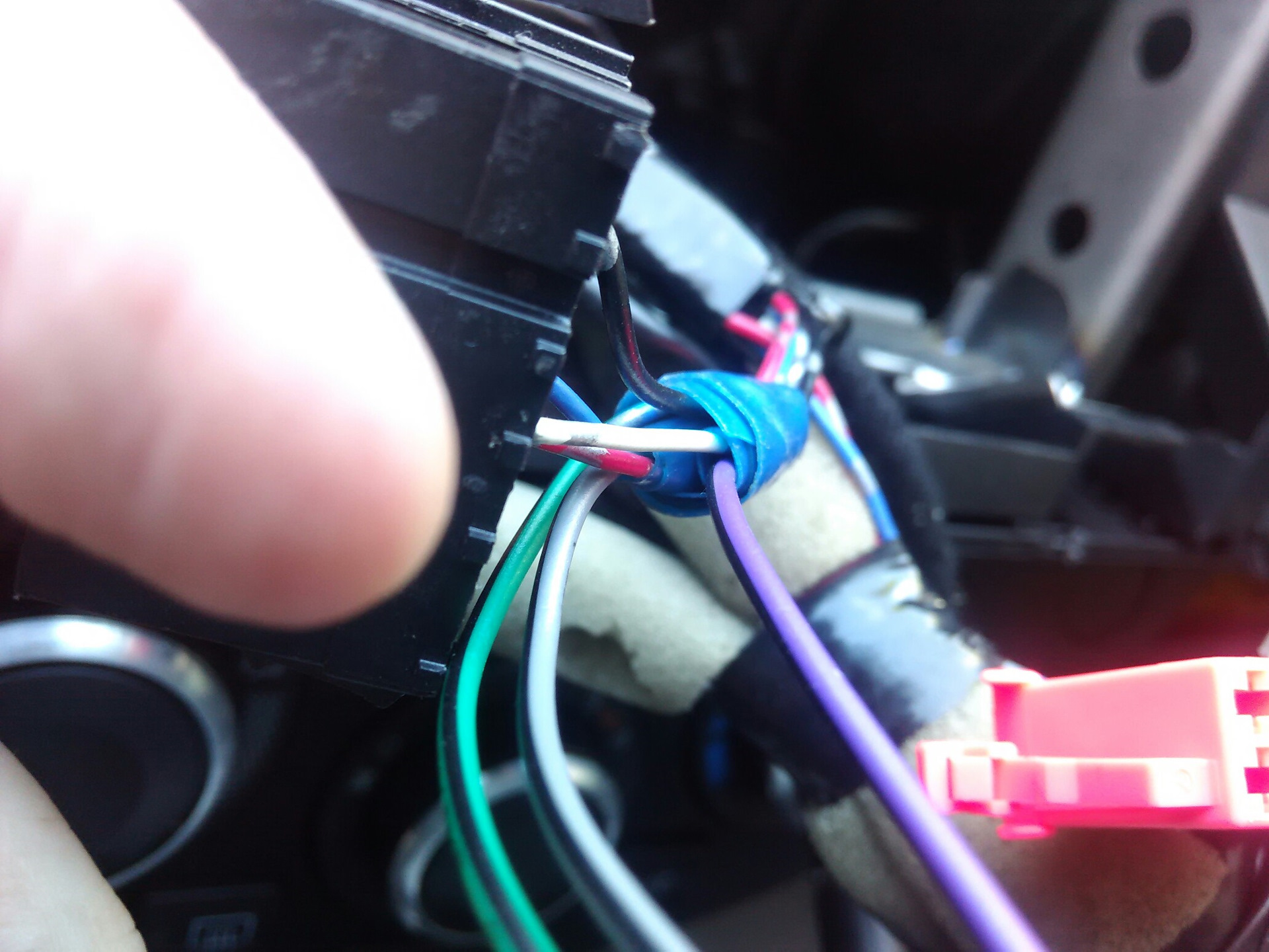 Nissan Qashqai j10 разъем антенны иммобилайзера под рулем. Провода на магнитол андроид 10 на мультируль Ниссан х-Трейл т31. Кнопки управления на Ниссан ноте е11. Кнопки мультируля Ниссан х-Трейл-31. Китайская магнитола подсветка кнопок