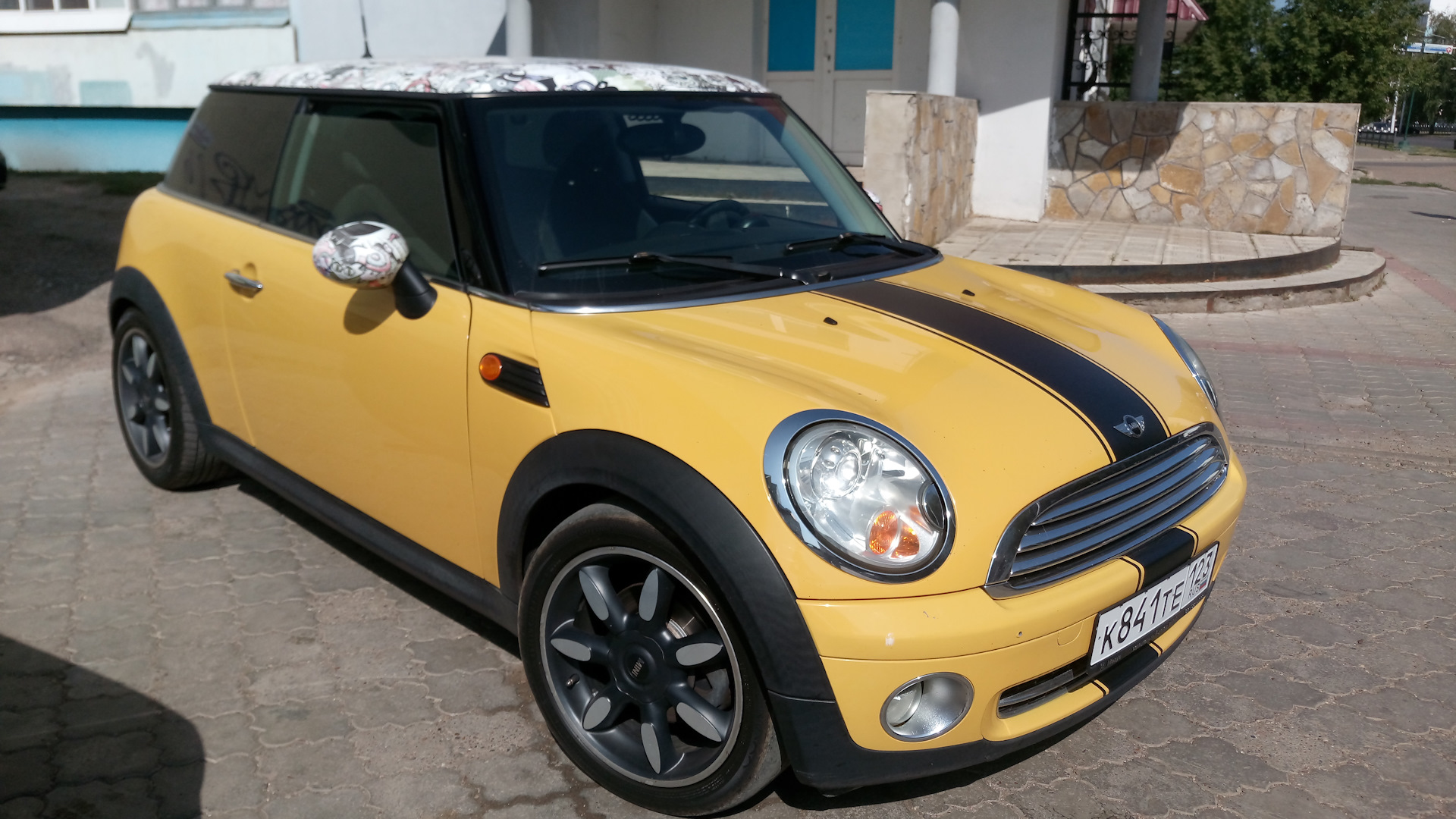 MINI Cooper Mk II 1.6 бензиновый 2009 | Жёлтый жеребчик! на DRIVE2