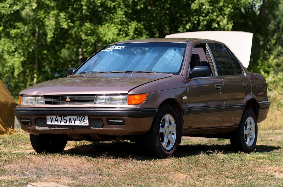 Мицубиси лансер 4. Mitsubishi Lancer 4. Митсубиси Лансер 4 поколения. Mitsubishi Lancer IV 1988. Mitsubishi Lancer 1988.