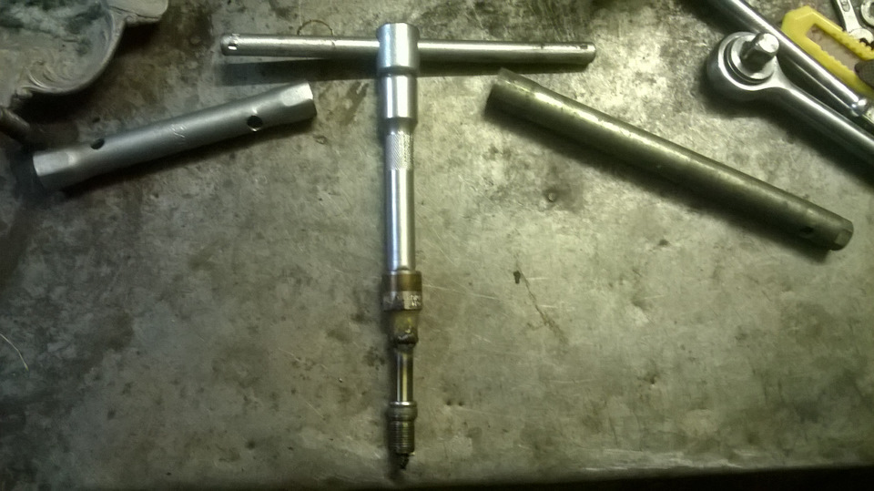 Печальная замена свечей the end — Ford C-Max I, 2 л, 2006 года | своими ...