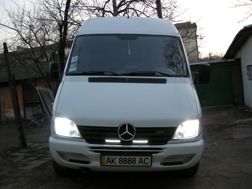 ходовые огни спринтер. ходовые огни спринтер. светодиодные птф спринтер 906. светодиодные птф мерседес спринтер 906. дхо на mercedes sprinter 903.