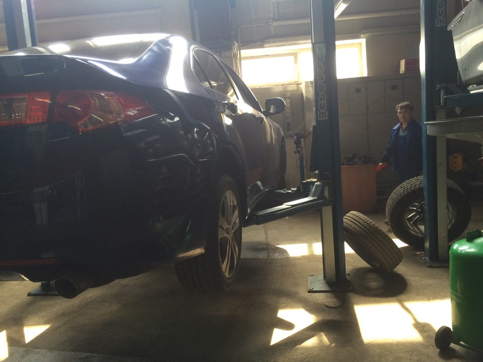 Расточка тормозных дисков + замена колодок — Honda Accord (8G), 2 л ...