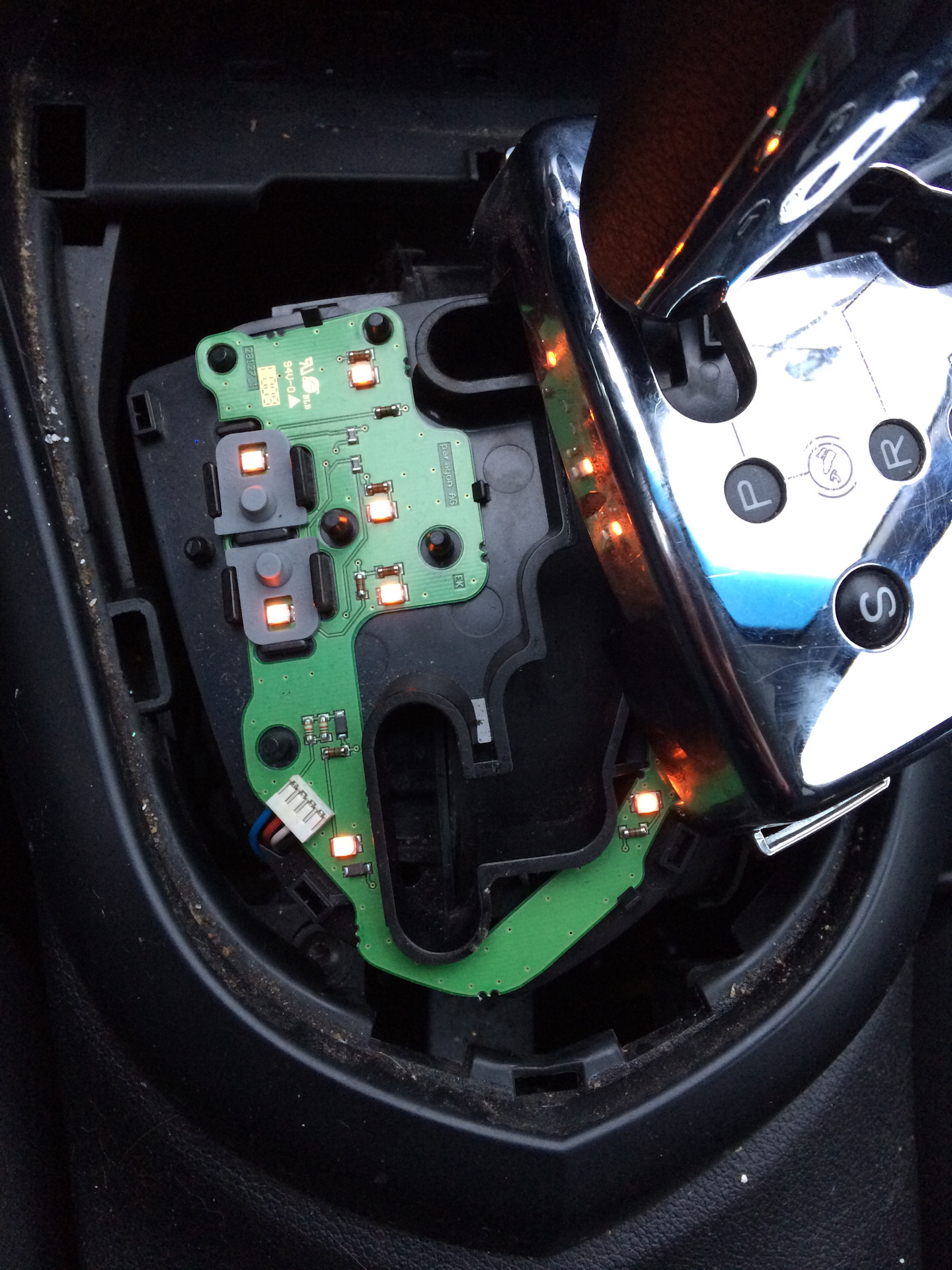 Пежо 308 кондиционер. Омыватель фар пежо 307. Блок парктроников пежо 308. Не включается пежо 308. Пежо 308 корректор фар.