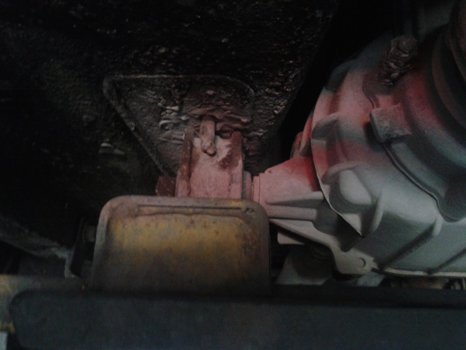 Оторвали подрамник независимого крепления РК с промвалом. — Lada 2131 ...