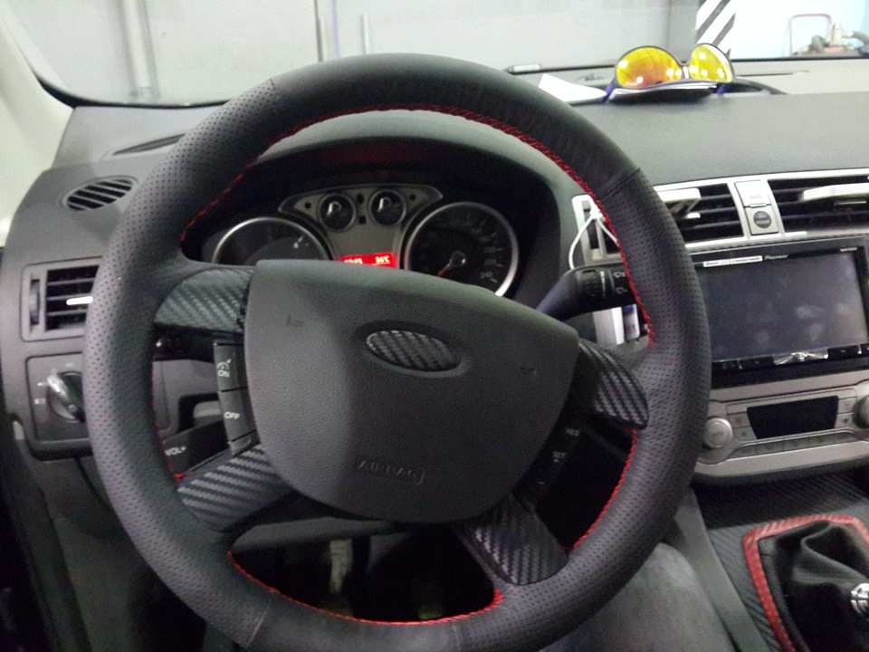 Оплетка руля кожей — Ford Kuga (1G), 2 л, 2008 года | стайлинг | DRIVE2
