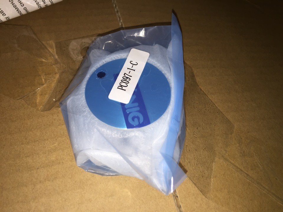 Оставил оригинальную заглушку, VW не хочу. — Volkswagen Jetta VI