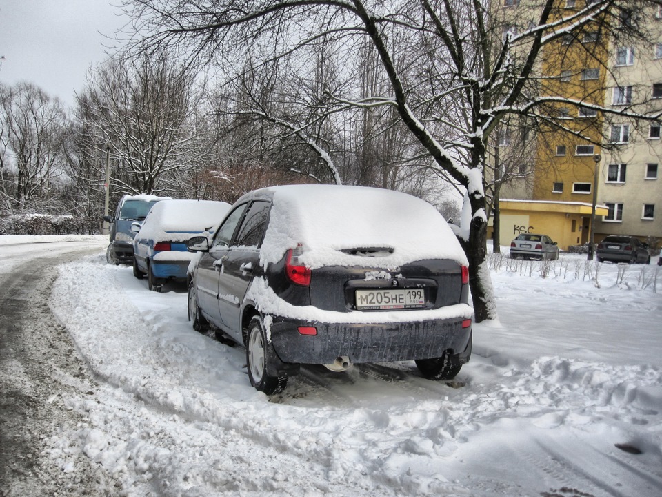 Лада Калина в снегу