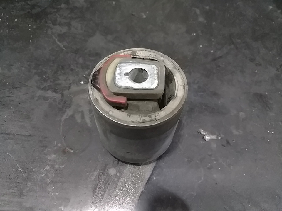 Установка сайлентблоков от RS6 в передние кривые рычаги. — Audi A4 (B8 ...