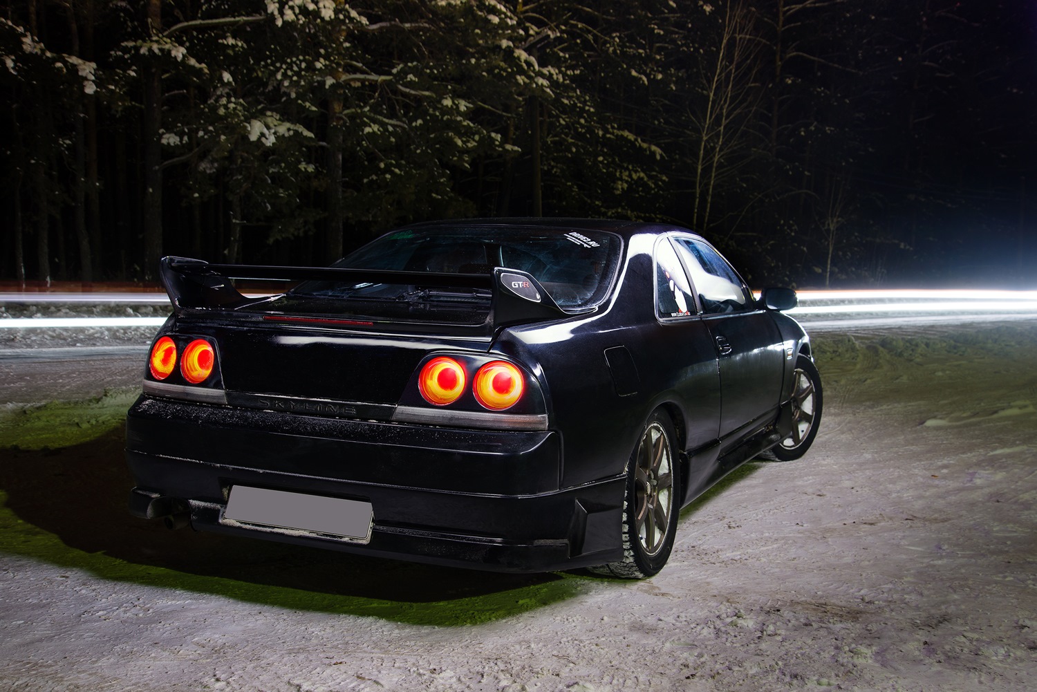 Обвешенный. Nissan Skyline r33. Nissan Skyline r33 черный. Nissan Skyline r334. GTR r33 Black.