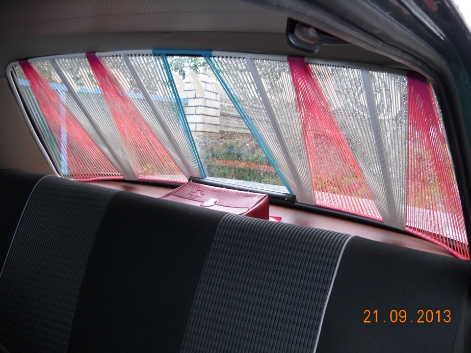 Задняя шторка ваз. Задняя шторка на ВАЗ 2107. Задние шторки на 140 Мерседес. Шторка заднего стекла. 2112 Шторка на заднее окно.
