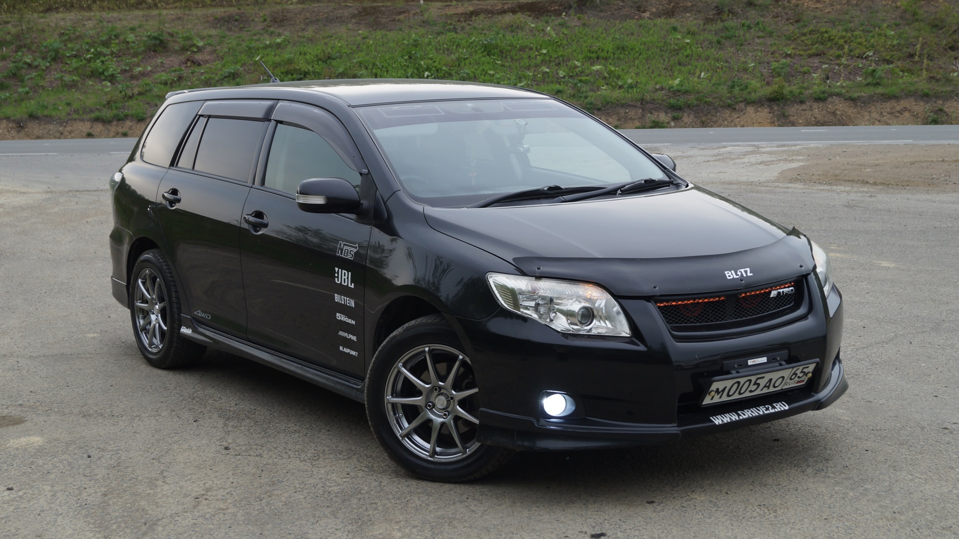 Corolla Fielder e165 2016 черный