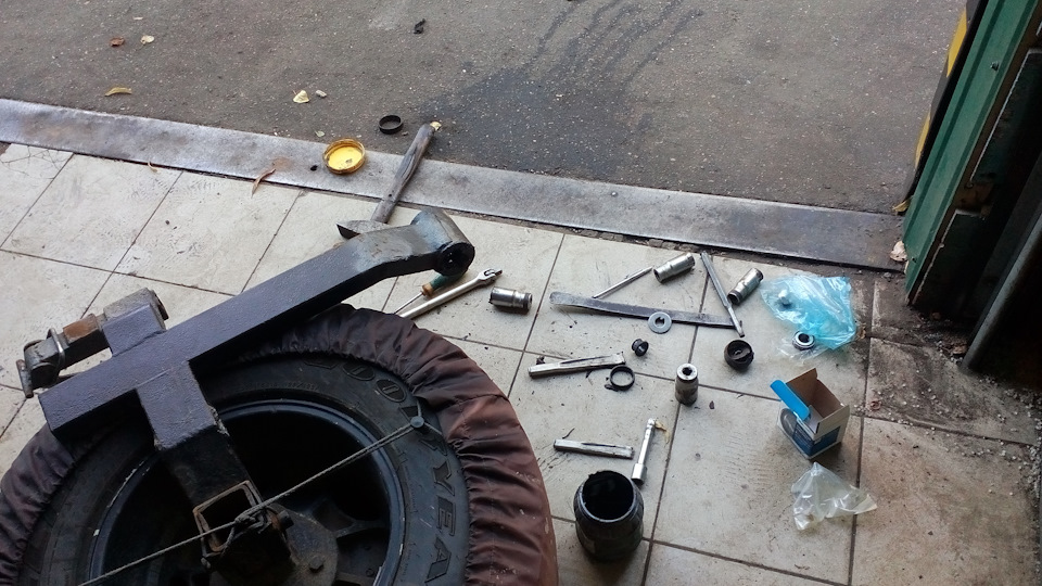 ТО калитки под запаску) — Lexus LX (FJZ80), 4,5 л, 1998 года | визит на ...