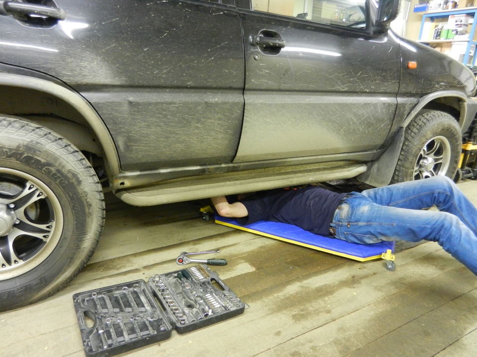 Как сделать подкатную тележку для авто и гаража своими руками, мы расскажем в этой статье (4 серии)