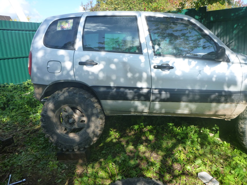 chevrolet-niva-1-7-2004