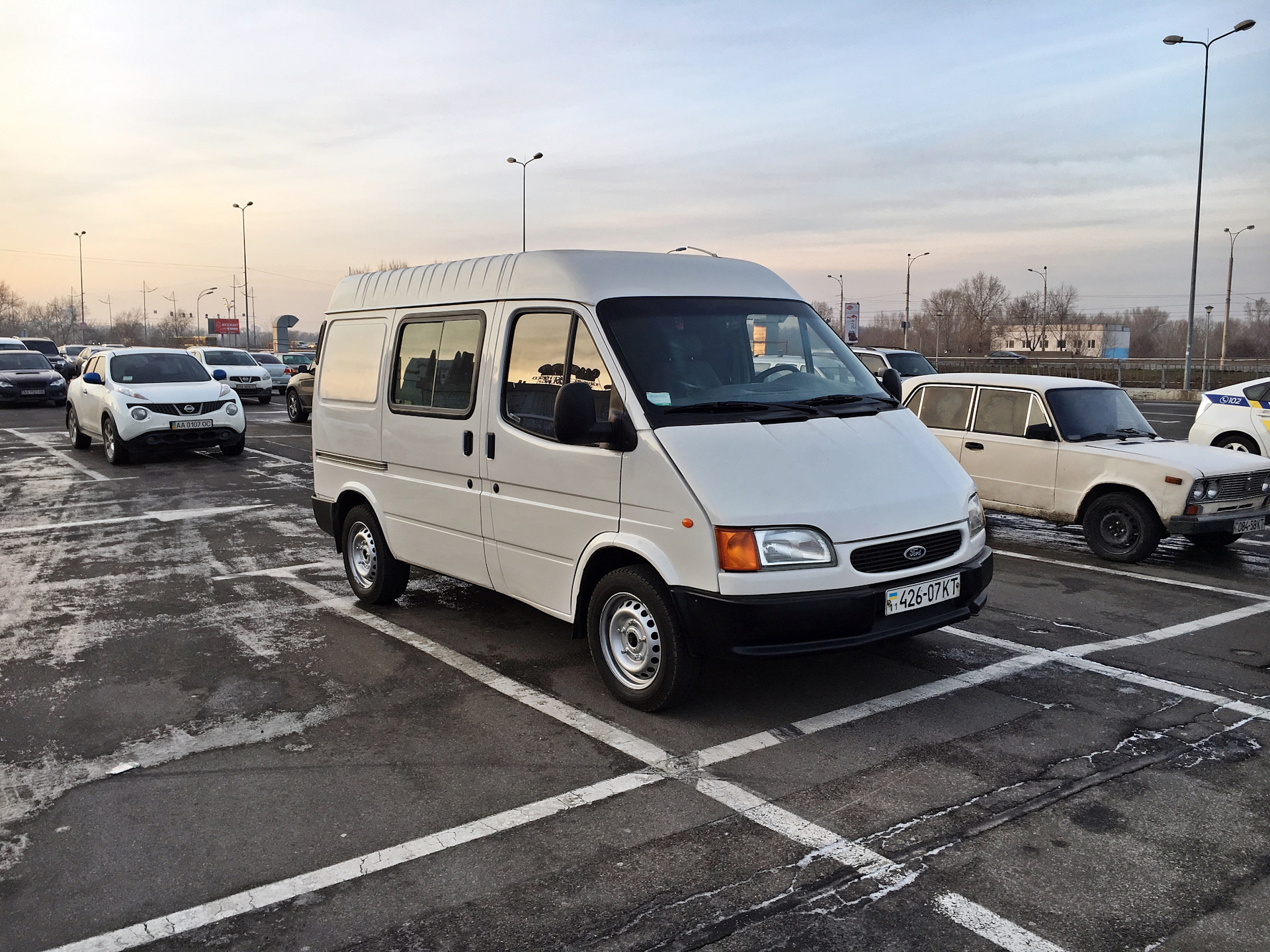 Дилер транзит в в смоленске. Ford Transit 5. Бусоводы. 80 Красоты автомобиля в его колесах.