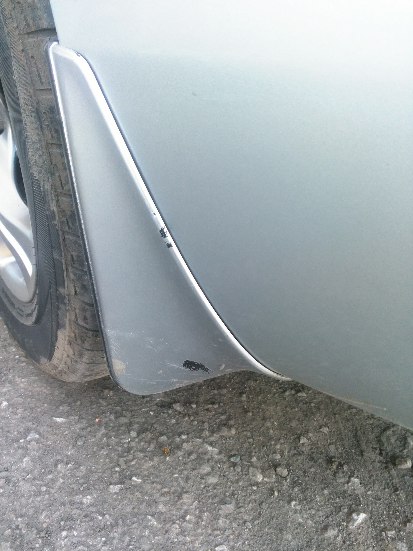 Брызговики от камри 40 на Авенсис? — Toyota Avensis II, 2 л, 2008 года ...