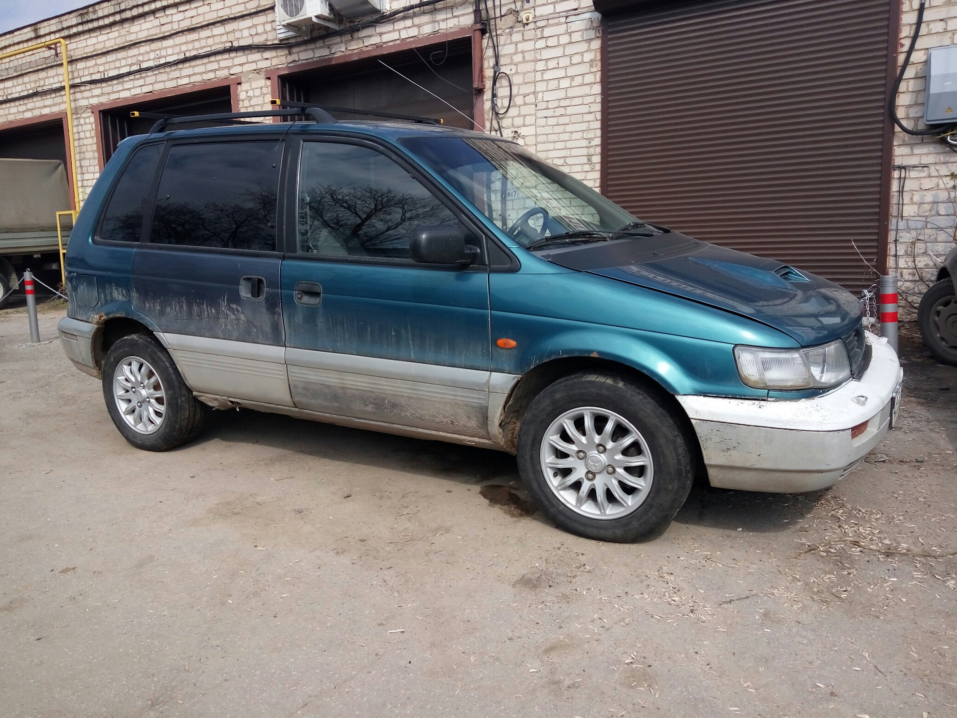 митсубиси спейс раннер 1994г. мицубиси спейс раннер. мицубиси шариот. мицубиси спейс раннер. шины митсубиси спейс раннер.