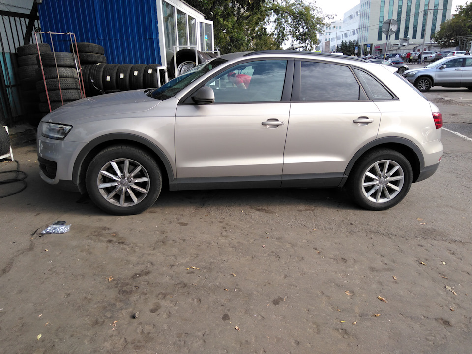 R18 Момо Strike 2 установлены — Audi Q3 (1G), 2 л, 2012 года | колёсные ...
