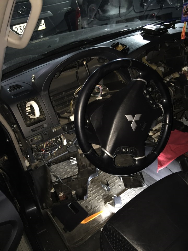 Паджеро спорт как снять панель Разобрал всю панель! - Mitsubishi Pajero (4G), 3,8 л, 2007 года своими руками DR