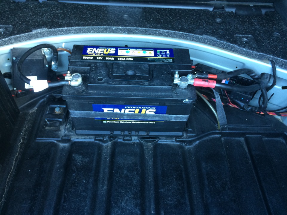 Замена аккумулятора Mercedes w211 рестайлинг - YouTube