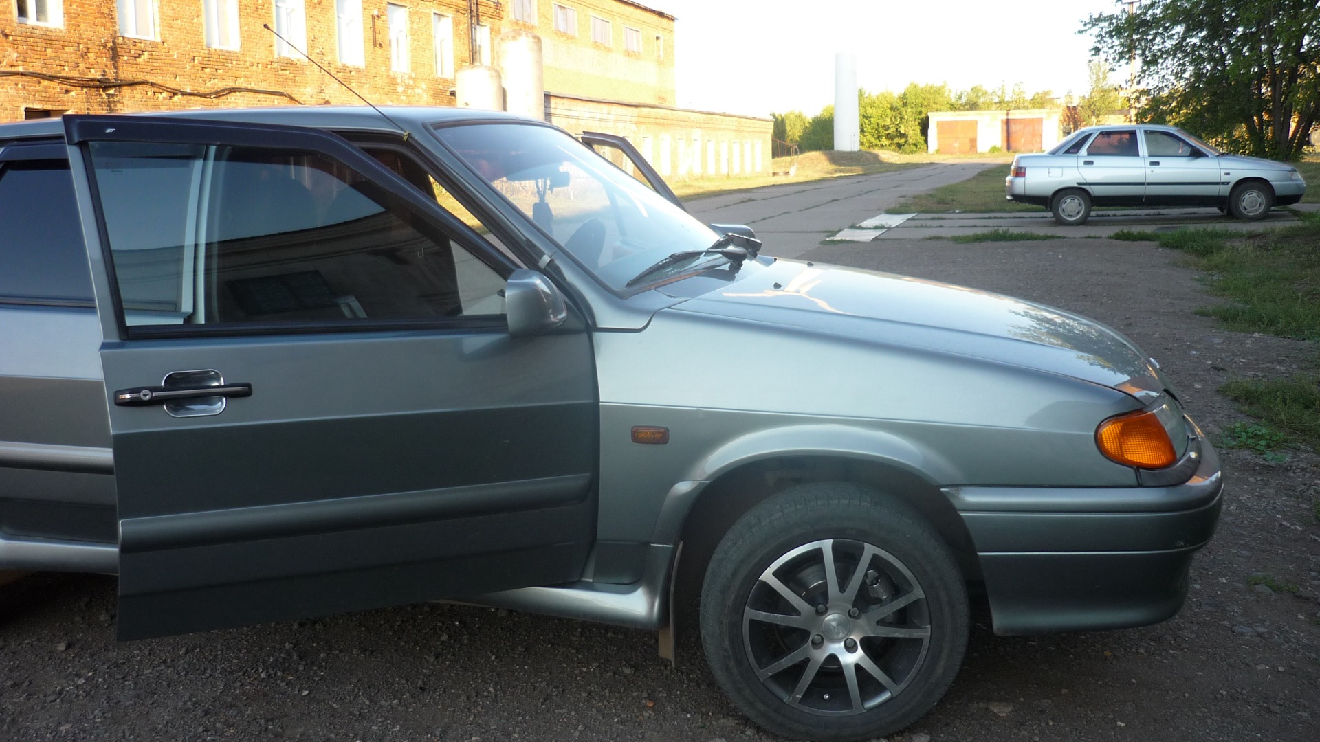 Lada 2115 1.6 бензиновый 2010 | Dark grey на DRIVE2