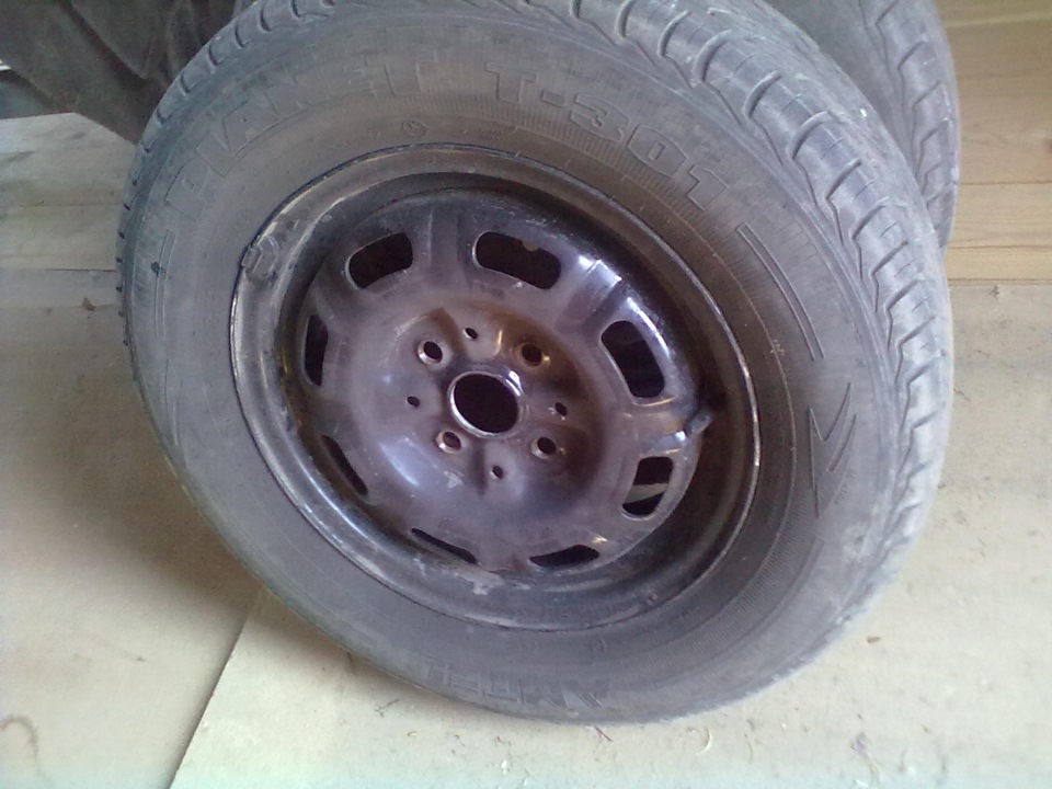 Продам резину 185/70 R14 — Москвич Святогор, 2 л, 1999 года | шины | DRIVE2