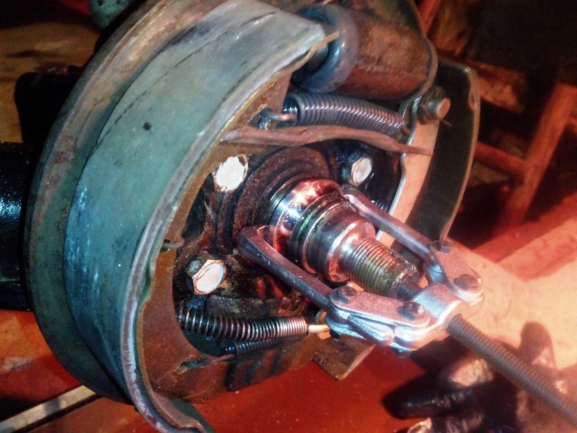 Самостоятельная замена ступицы в сборе заднего левого колеса и опорного ...